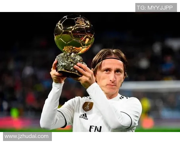 续约莫德里奇后，米兰再度寻找“白叟”：免签巴萨前锋再创光辉